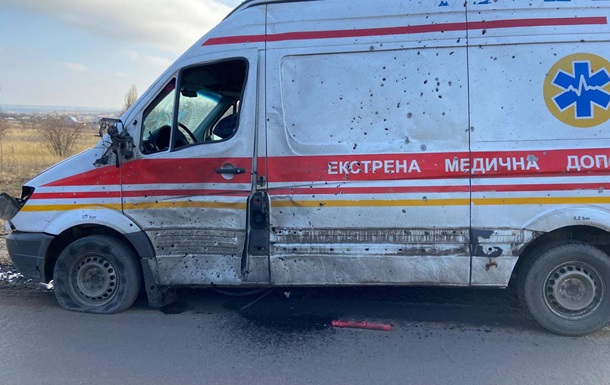 У  Куп’янську росіяни поцілили по авто швидкої, постраждали троє медиків