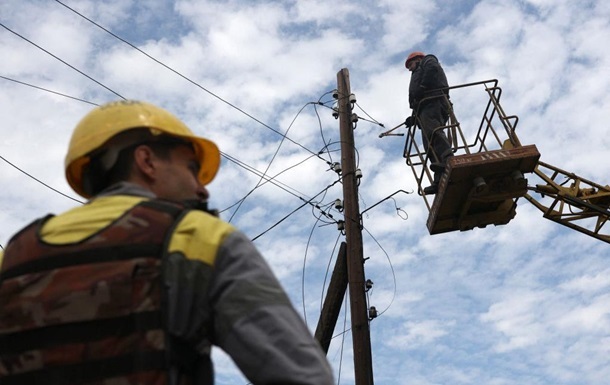 Новини України - Бригада енергетиків потрапила під удар росіян на Запоріжжі