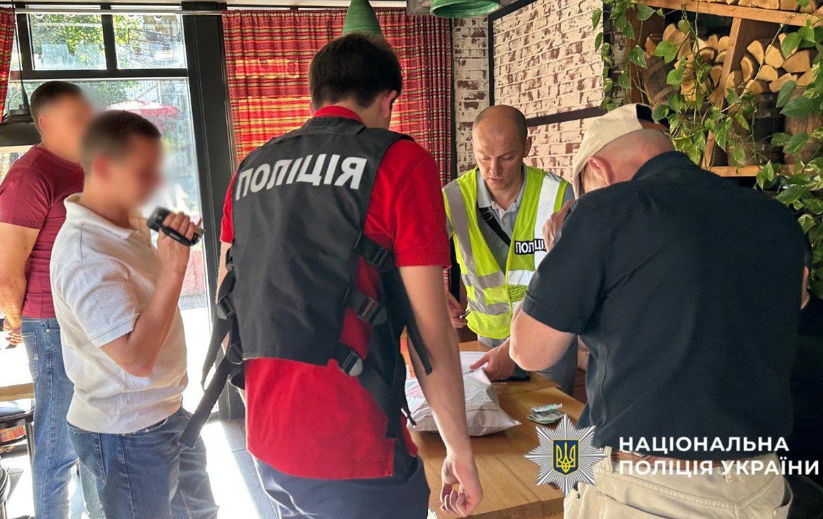 Новини Києва - Продавав "бронь" за $10 000: у Києві затримали посадовця Міноборони