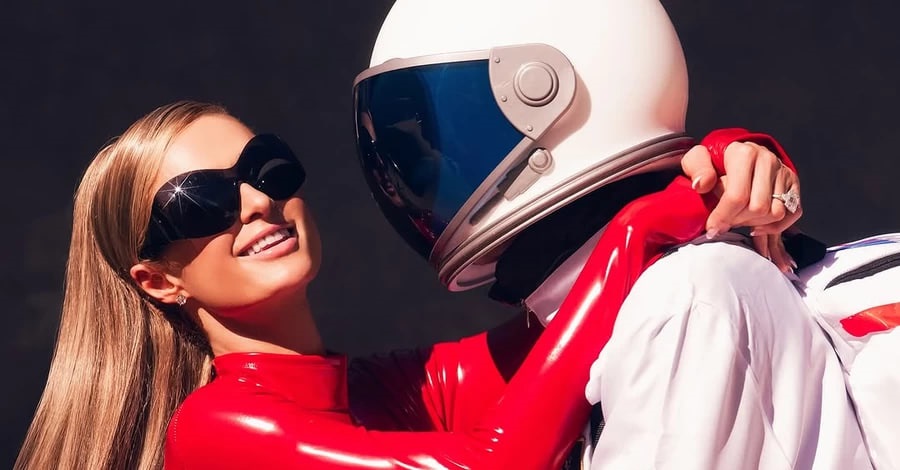 Періс Гілтон повторила легендарний образ Брітні Спірс до Гелловіна