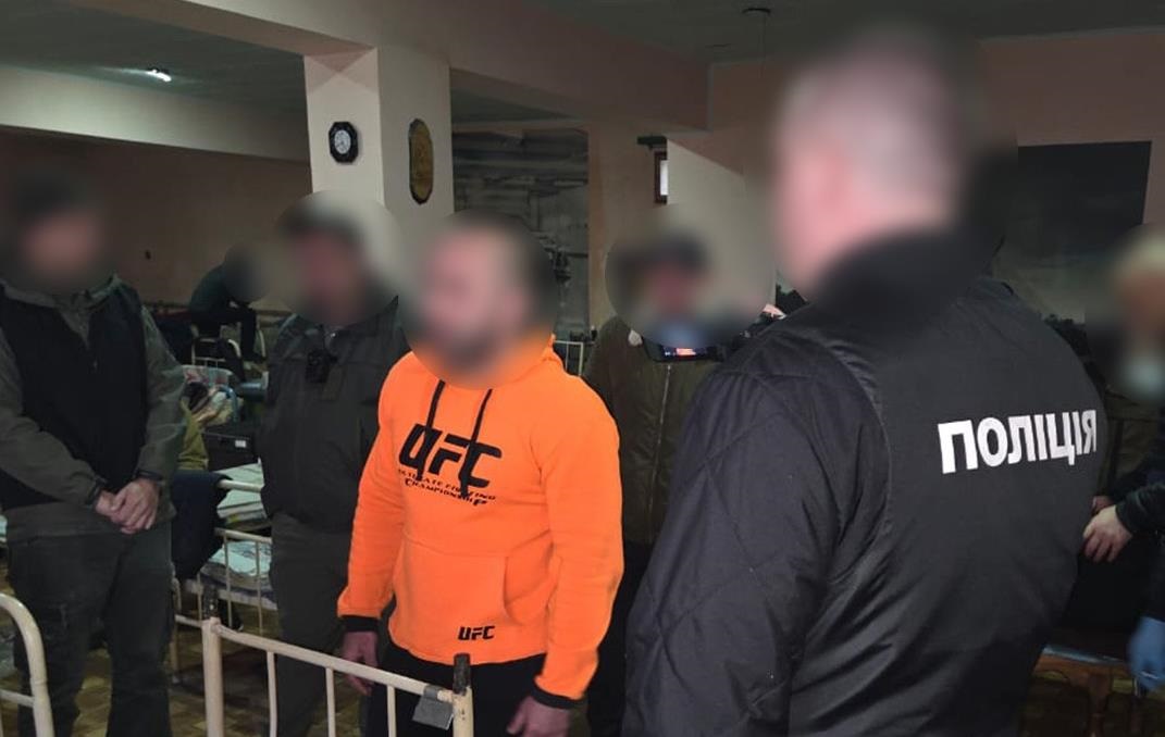 Новини України - У колоніях України викрили схему збору "чорної каси" для "вора в законі"