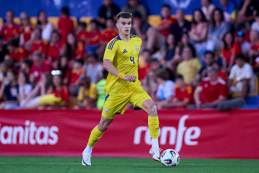 У матчі з Францією відбулася дебютна гра Тараса Михавка за збірну