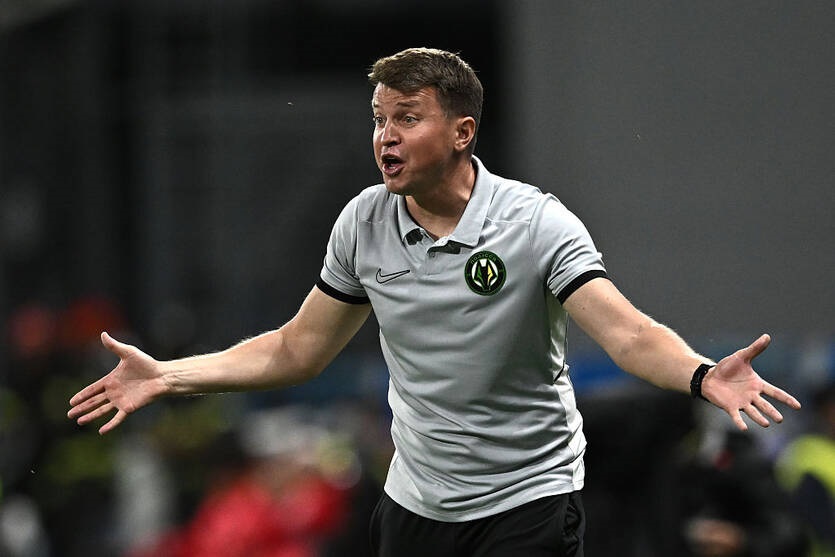 Ротань оштрафований за те, що не став добирати слів у розмові з рефері