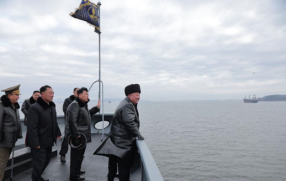 Кім Чен Ин спостерігав за запуском ракет з нового есмінця
