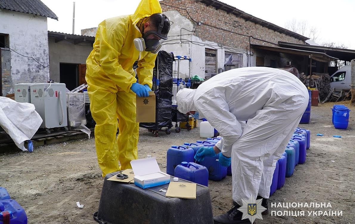 Могли виготовити 2 млн доз: на Тернопольщині ліквідовули наркогрупу