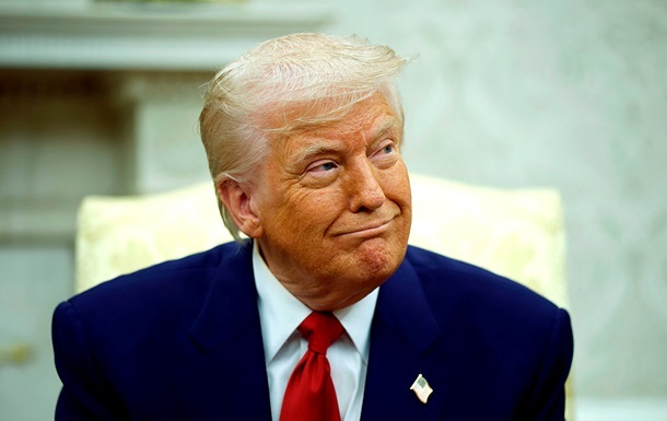 На корпусі нового телефона Трампа помітили неправильний прапор США